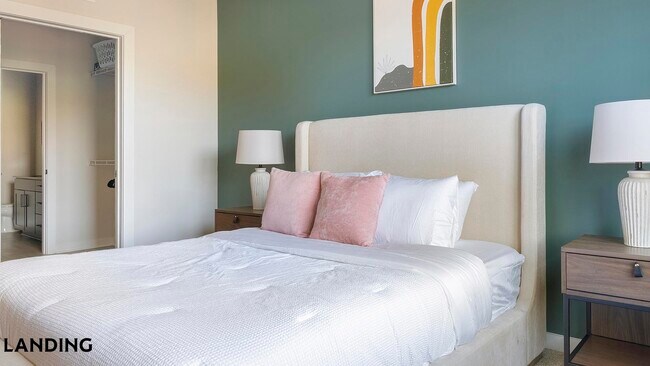 Foto del edificio - 1270 Hillcrest Dr