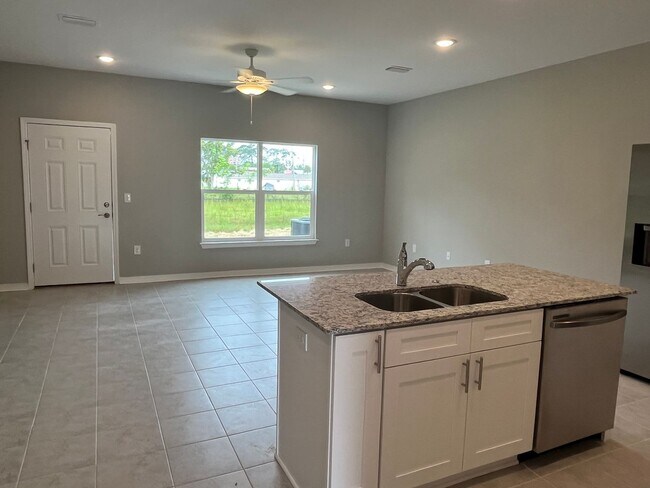Foto del edificio - BRAND NEW 3 BED 2.5 BATH TOWNHOMES!
