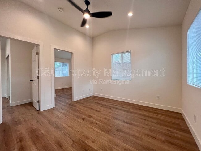 Building Photo - 1381 Circle Ave