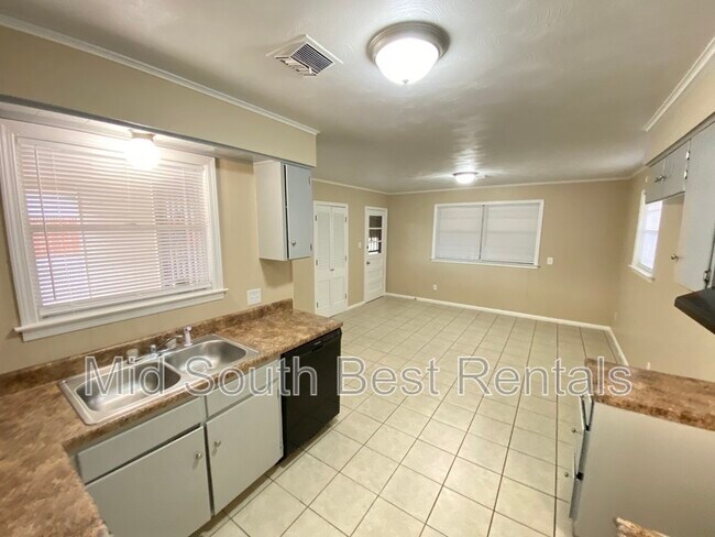 Foto del edificio - 3890 Bishops Bridge Rd