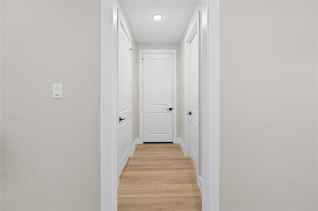 Building Photo - 2610 Piemonte Avenue Cir