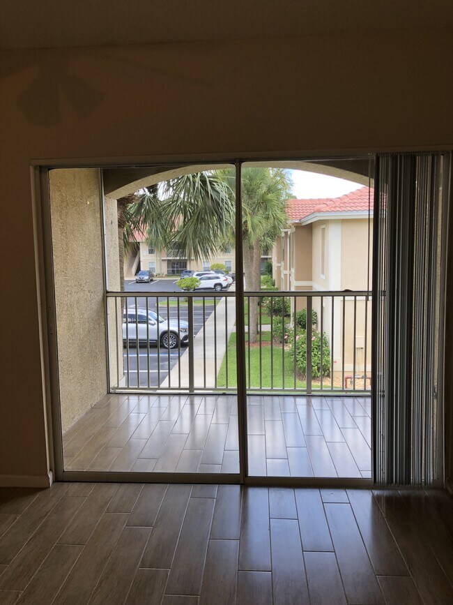 Building Photo - 8255 Ibis Club Dr