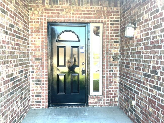 Building Photo - 14537 S Urbana Ct