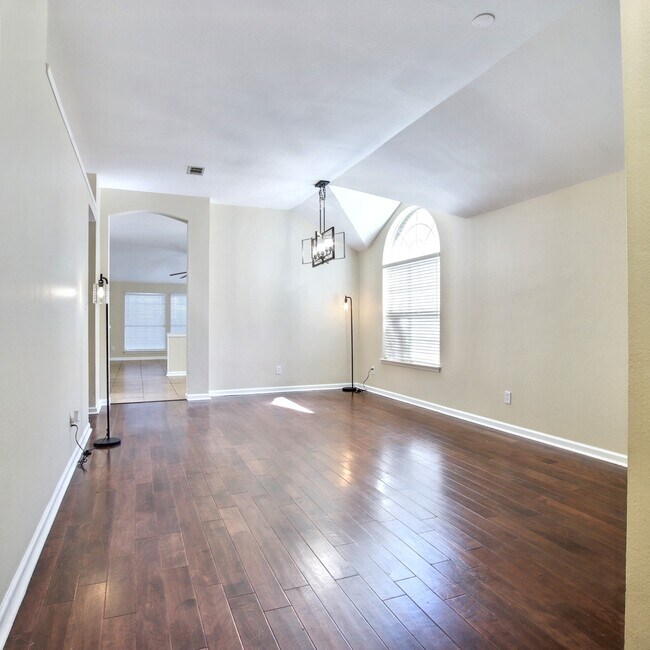 Foto del edificio - 4211 Briarbend Rd
