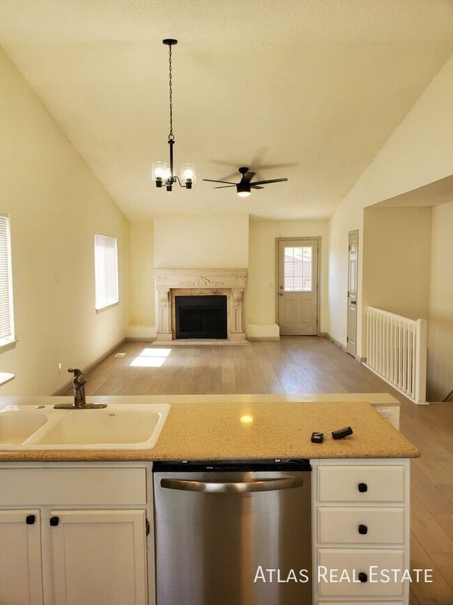 Foto del edificio - 1679 Ensenada Way