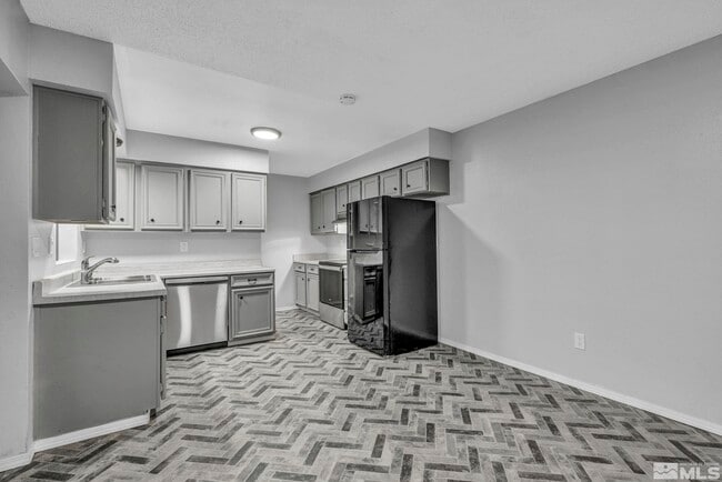 Building Photo - 6640 Flower St