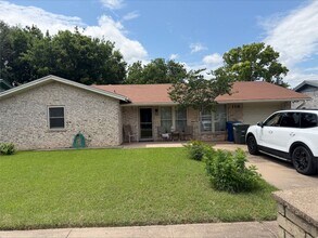 Building Photo - 116 Carothers St