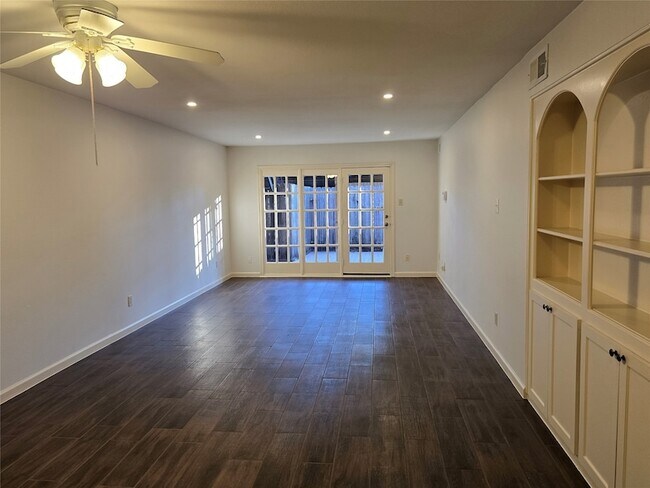 Foto del edificio - 856 Wax Myrtle Ln