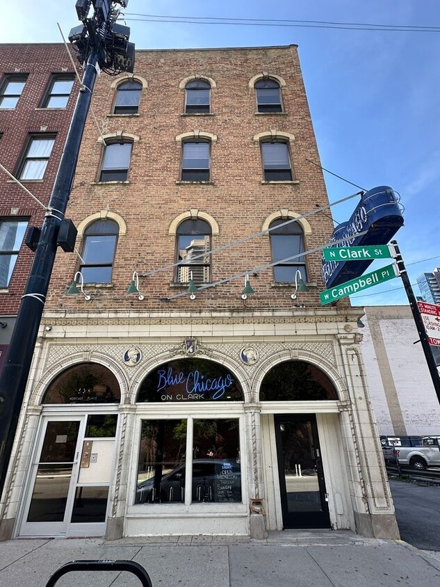 Foto principal - 536 N Clark St