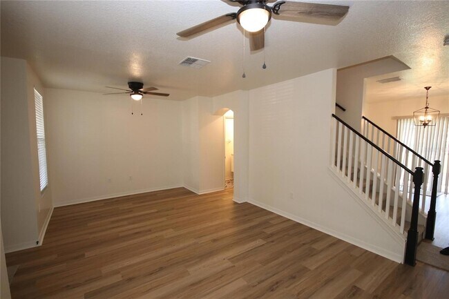 Building Photo - 1575 Blue Magnolia Rd