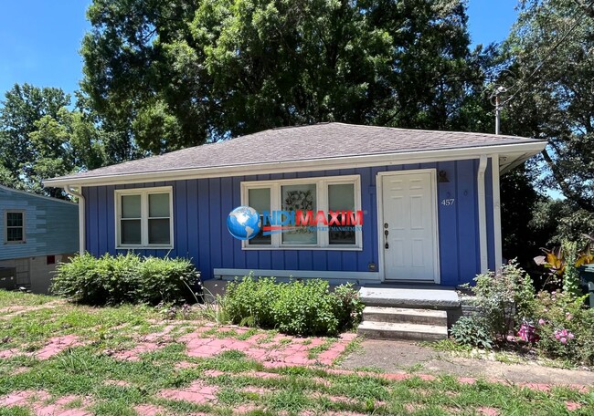 Adorable cozy bungalow only 2 miles from M... - Adorable cozy bungalow only 2 miles from M... House