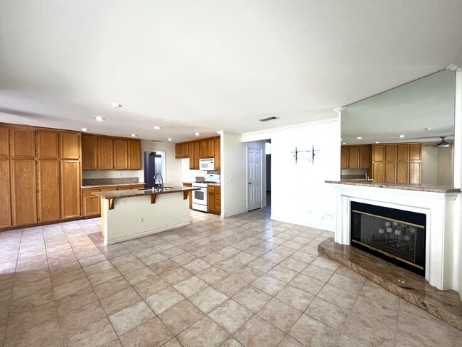 Building Photo - 4 bed, 3 bath located in Rancho Cucamonga!