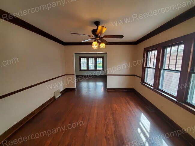 Foto del edificio - 7334 Jackson Ave