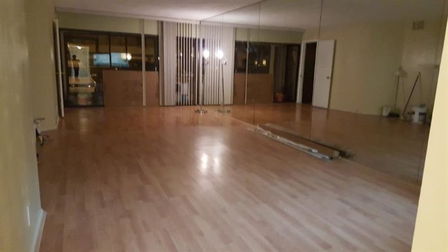 Foto del edificio - 2953 Riverside Dr