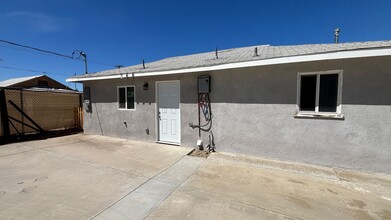 Building Photo - 677 S Santa Fe St