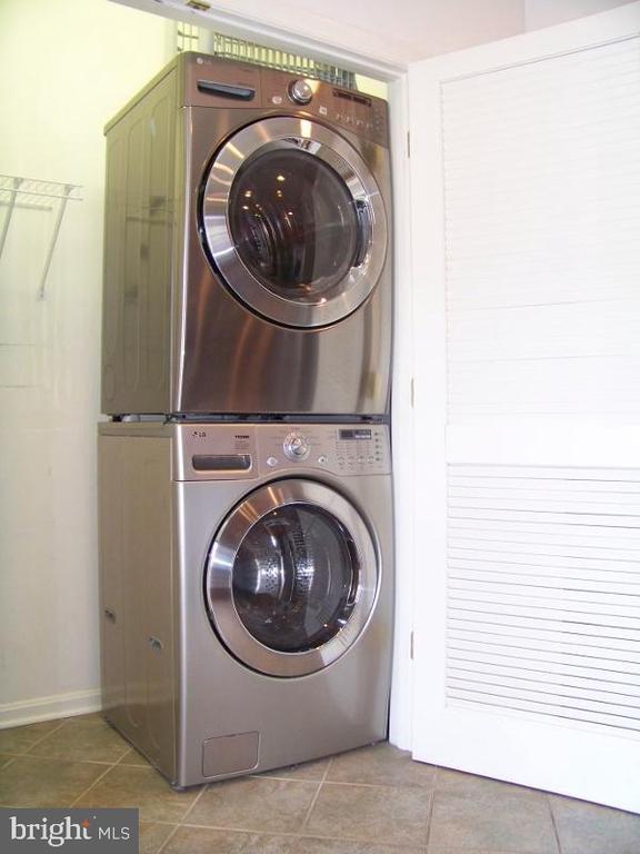 Building Photo - 231 Anvil Way