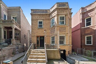 Building Photo - 2911 W Belden Ave