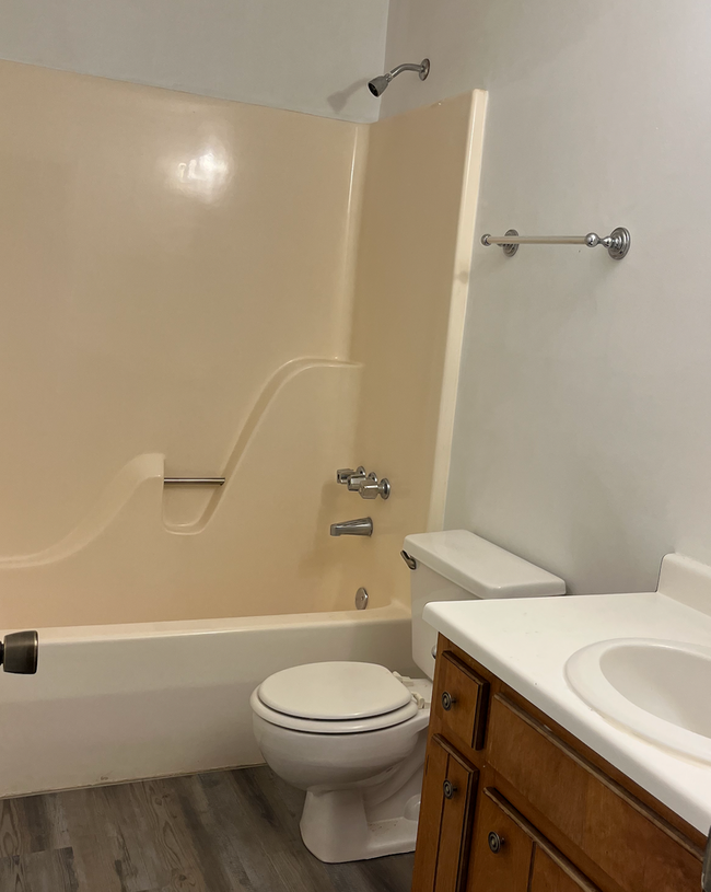 Building Photo - 383 Hw417