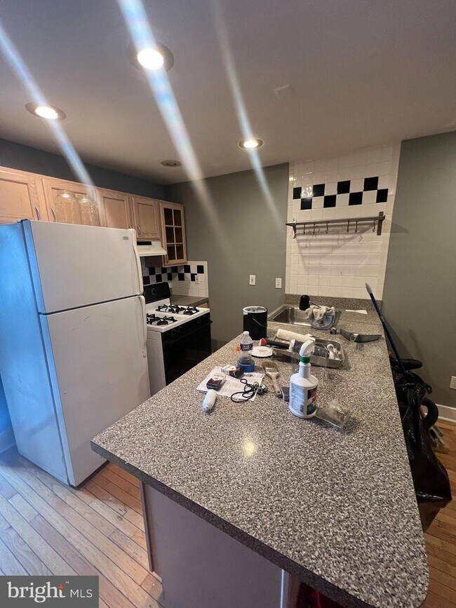 Foto del edificio - 1710 Patapsco St