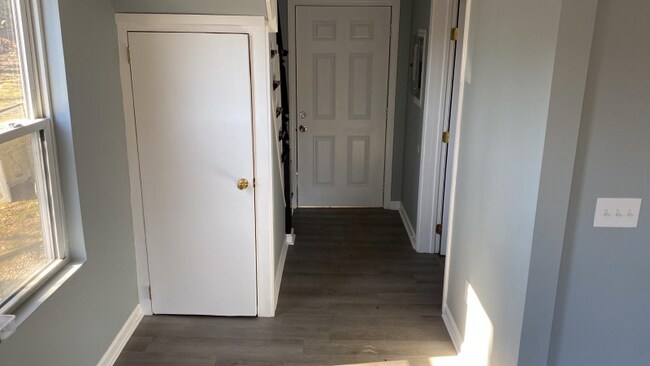 Foto del edificio - 645 N Main St