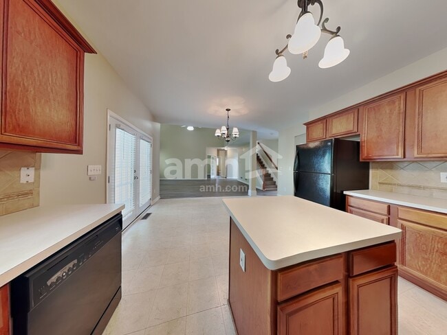 Building Photo - 1387 Belfaire Lake Trl