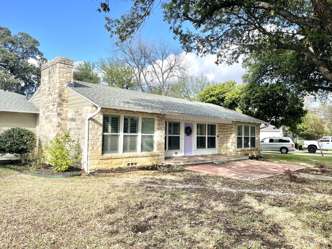 Primary Photo - 3586 Dryden Rd
