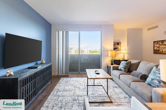 Building Photo - 200 NE 1st Ave