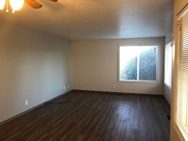 Foto del edificio - Cozy Condo on the Westside!