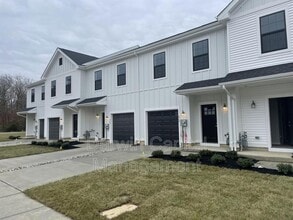 Building Photo - 945 Woodview Ct