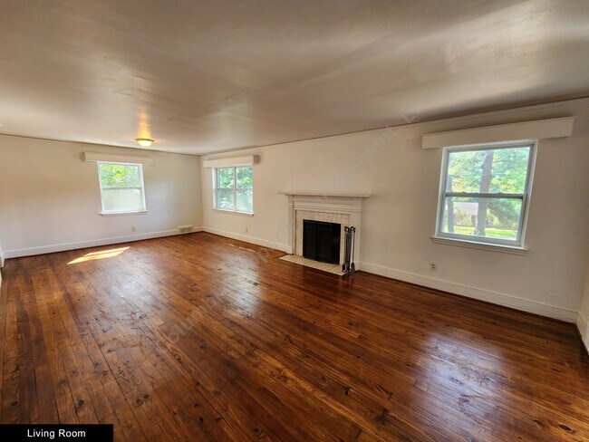 Building Photo - 4725 Kilbourne Rd