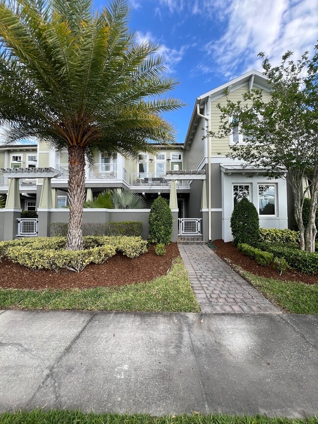Building Photo - 13787 Benavente Ave