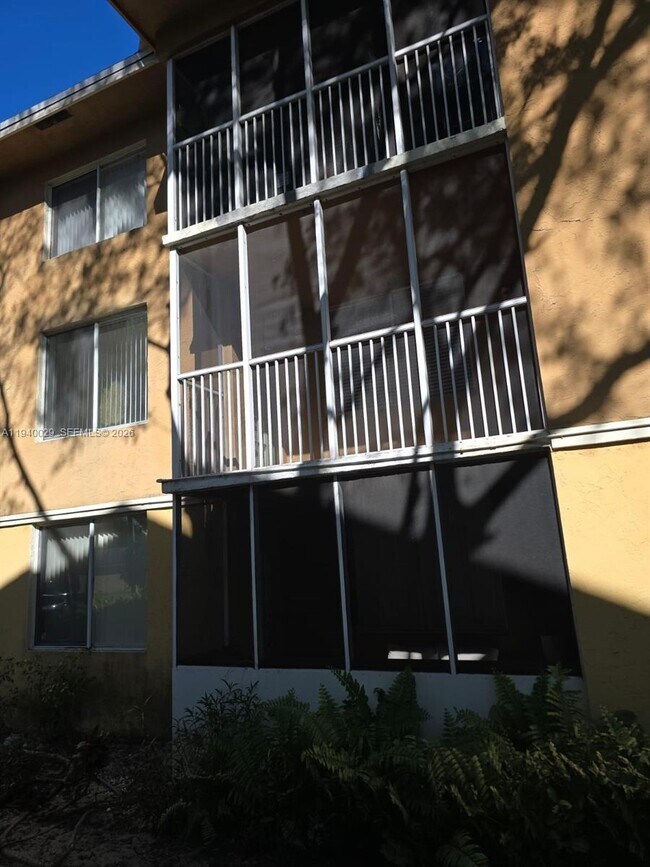 Foto del edificio - 4035 W McNab Rd