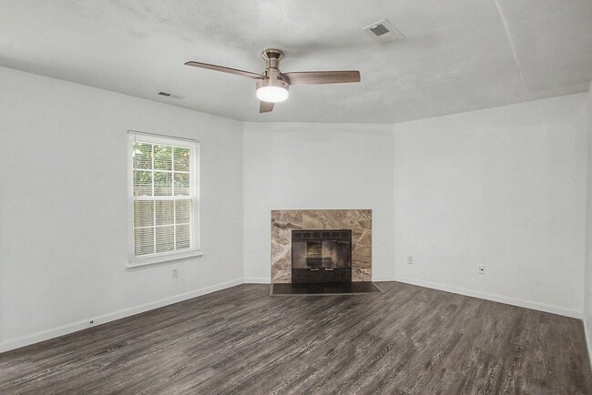 Building Photo - Move-In Ready Home Near Military Bases and Amenities