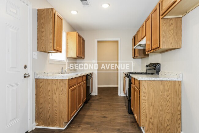Foto del edificio - 1451 Pine Haskell DR