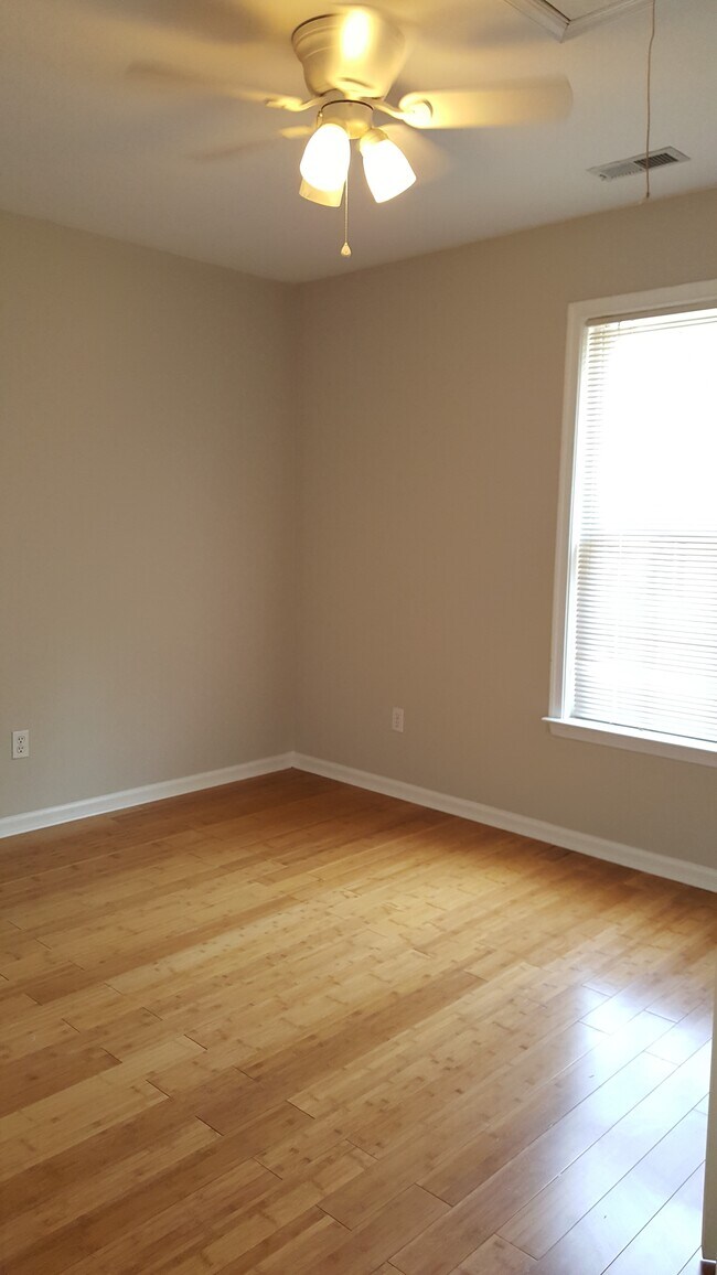 Foto del edificio - 4015 Bowdens Ferry Rd