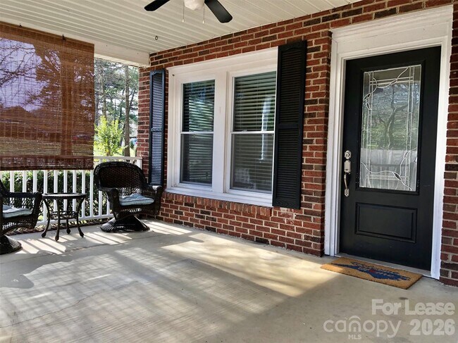 Foto del edificio - 3235 Archdale Dr