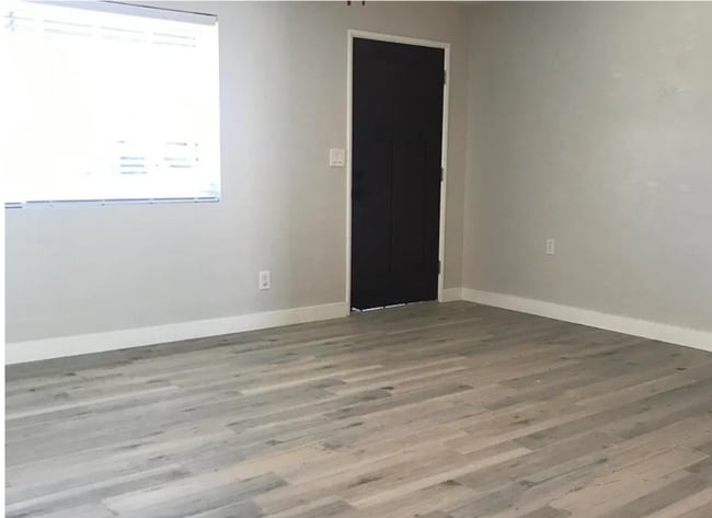 Building Photo - 830 S Lazona Dr