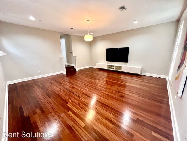 Foto del edificio - 3 br, 2.5 bath House - 211 S. Moody Ave Ap...