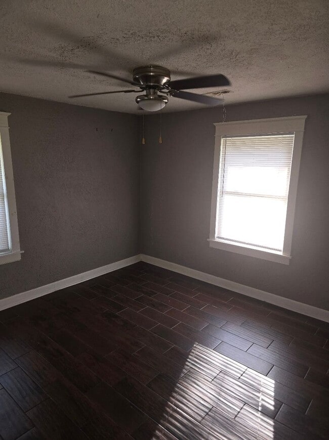 Building Photo - Everything You Need 2 Bedroom Home