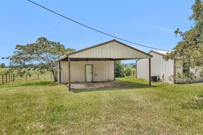 Foto del edificio - 1194 Private Rd 1311
