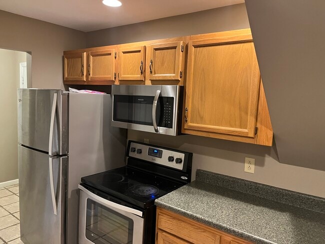 Stainless steel appliances - 114 N Third St