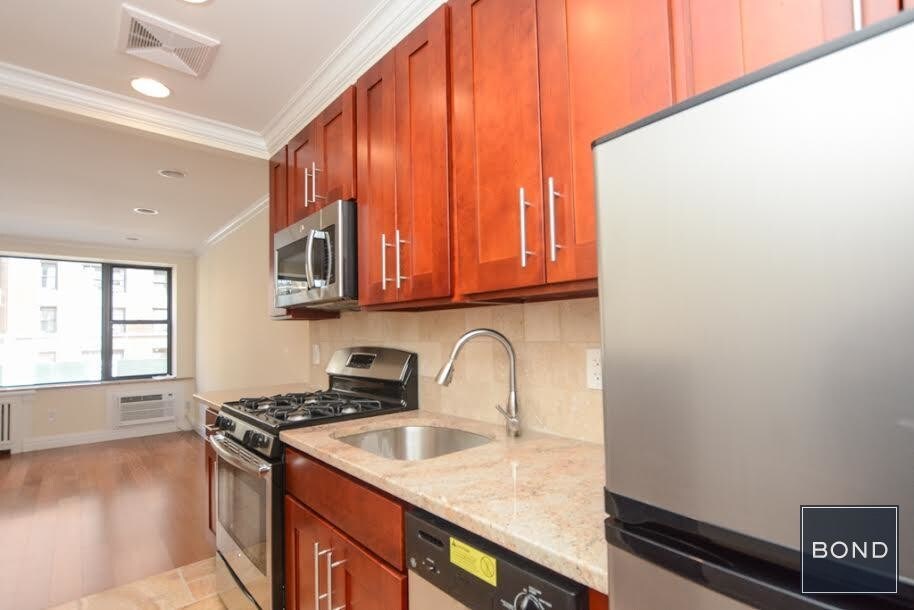 Foto del edificio - 356 E 57th St