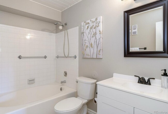 Foto del edificio - 10251 W 44th Ave