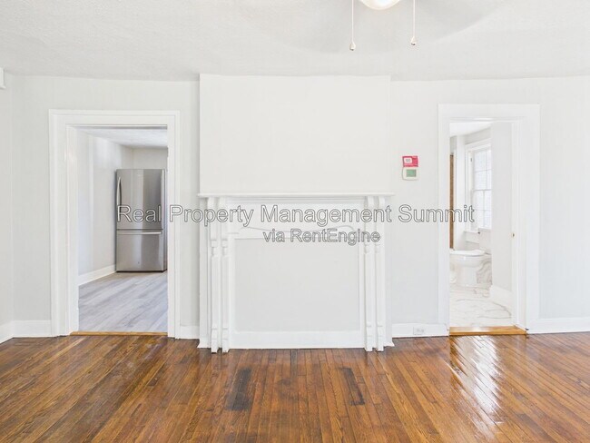 Foto del edificio - 932 W Beverley St