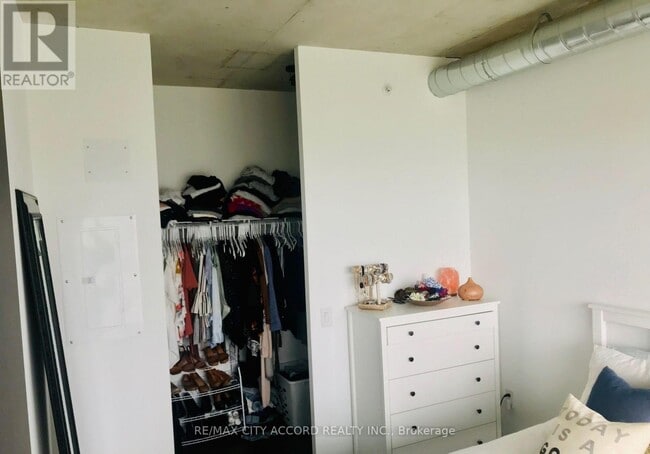 Photo du bâtiment - 170 Bayview Ave