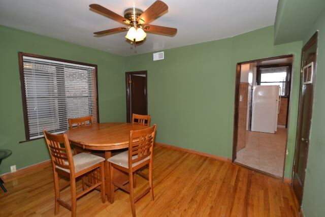 Foto del edificio - 3247 N Damen Ave