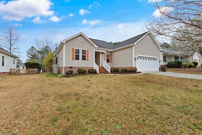 Foto del edificio - Adorable Ranch Home With Garage and Screen Porch!