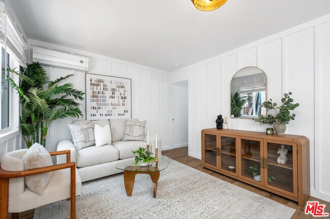 Foto del edificio - 314 N Venice Blvd