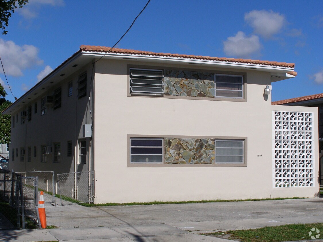 1643 NW Primer St - 1643 NW 1st St