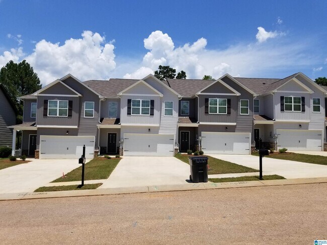 Foto del edificio - 516 The Heights Ln